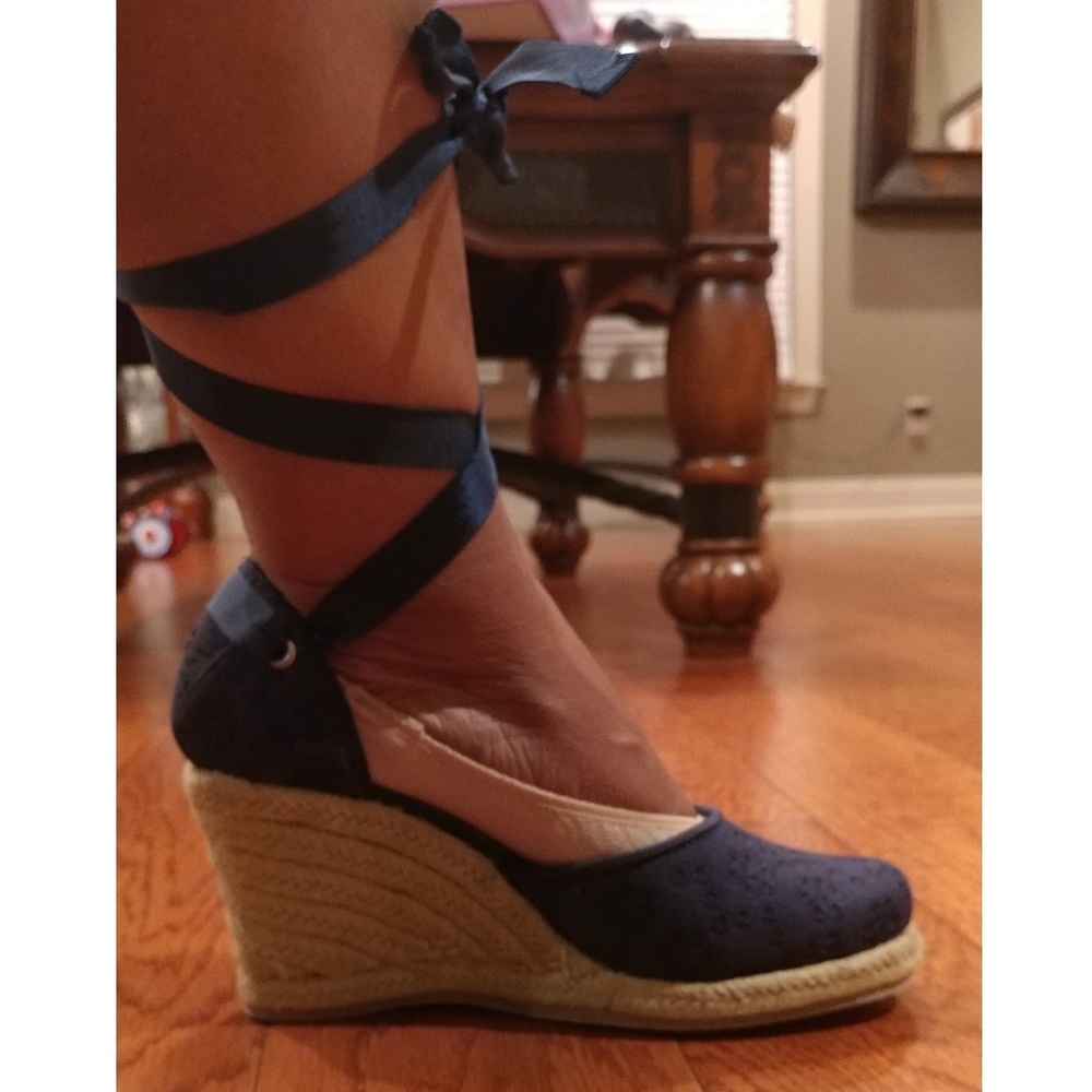 Wedge tie up shoes